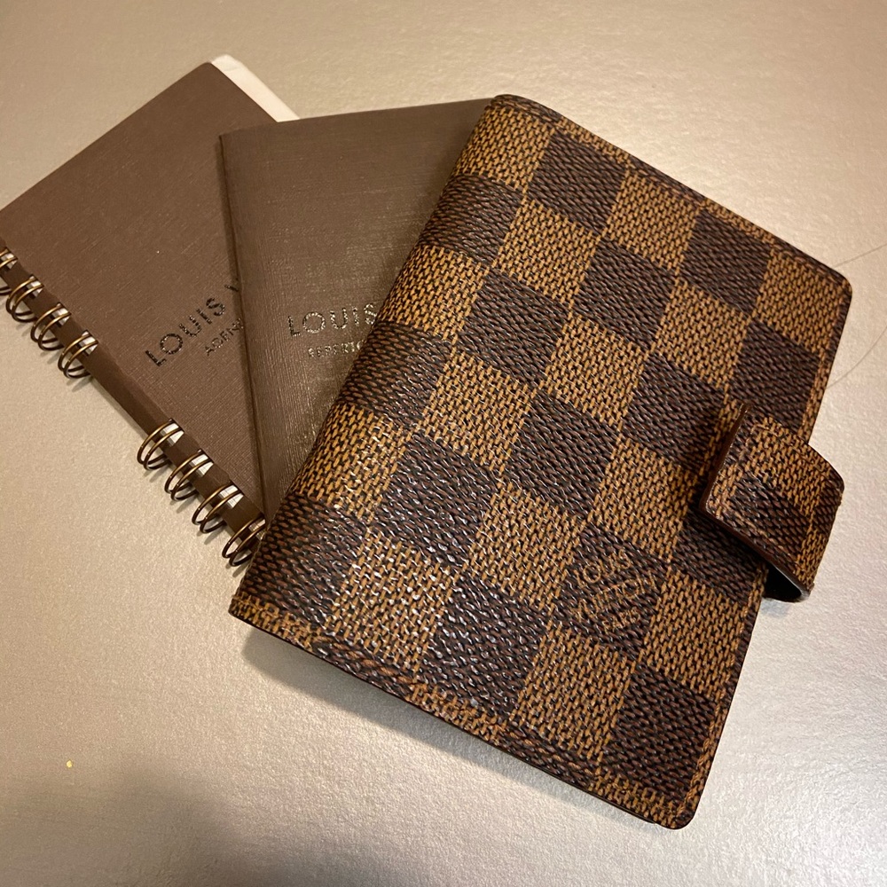 Authentic LV agenda/holder